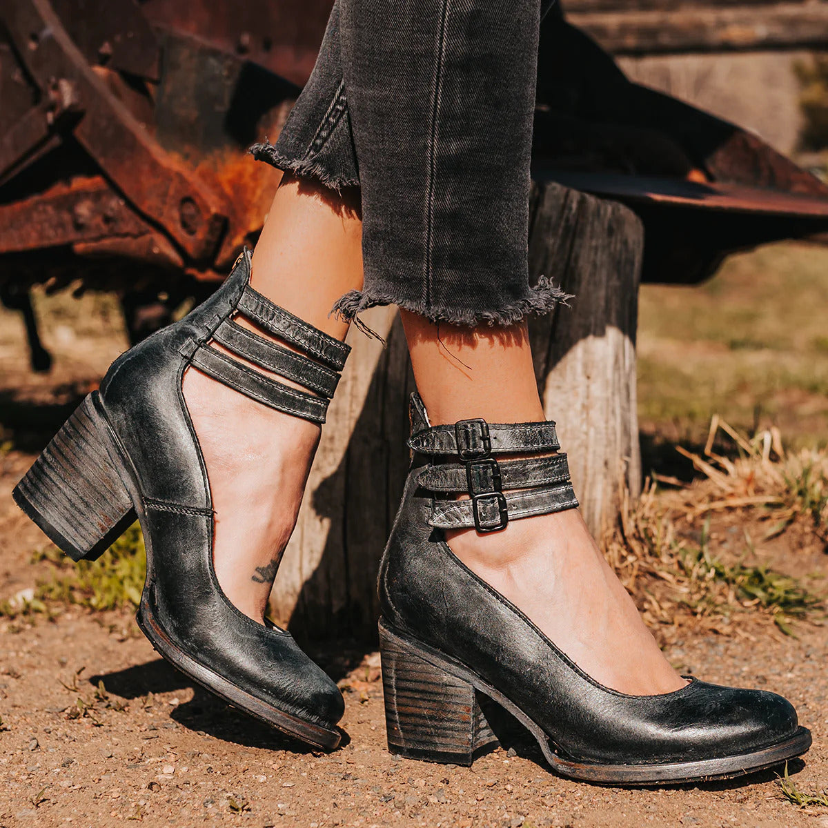 HARPER | VINTAGE STRAP BLOCK HEELS