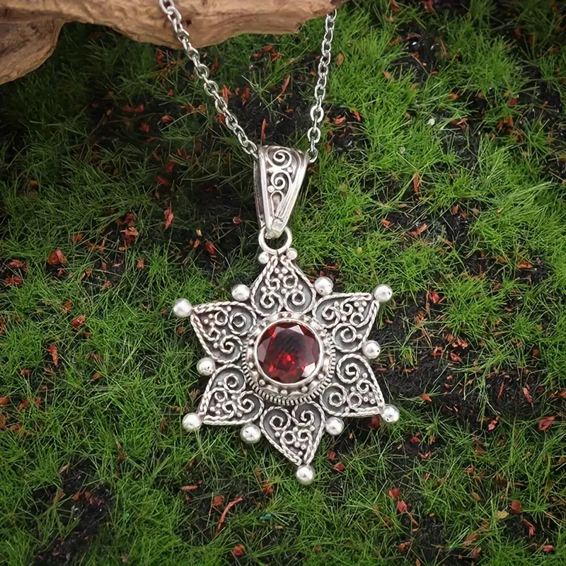 Jessindra Carmalyth Necklace | White Gold