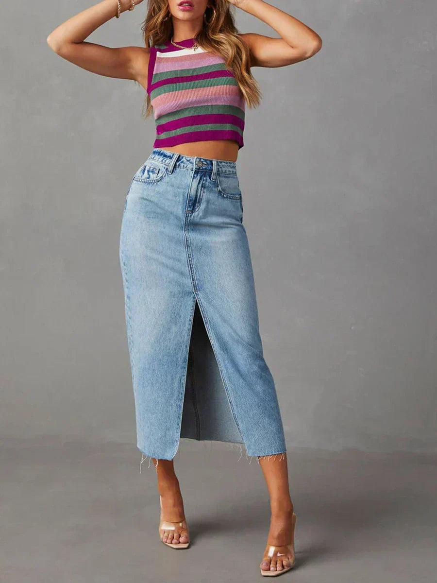 Inaya | Chic Side-Slit Midi Denim Skirt