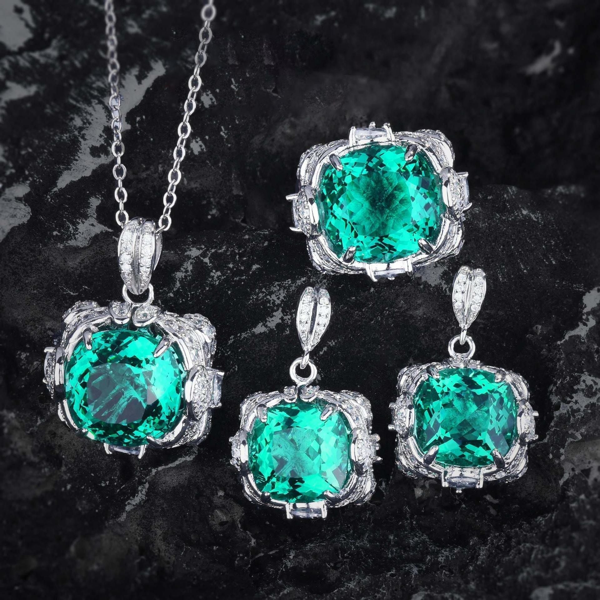 Velora Thandrelle Green Set | White Gold